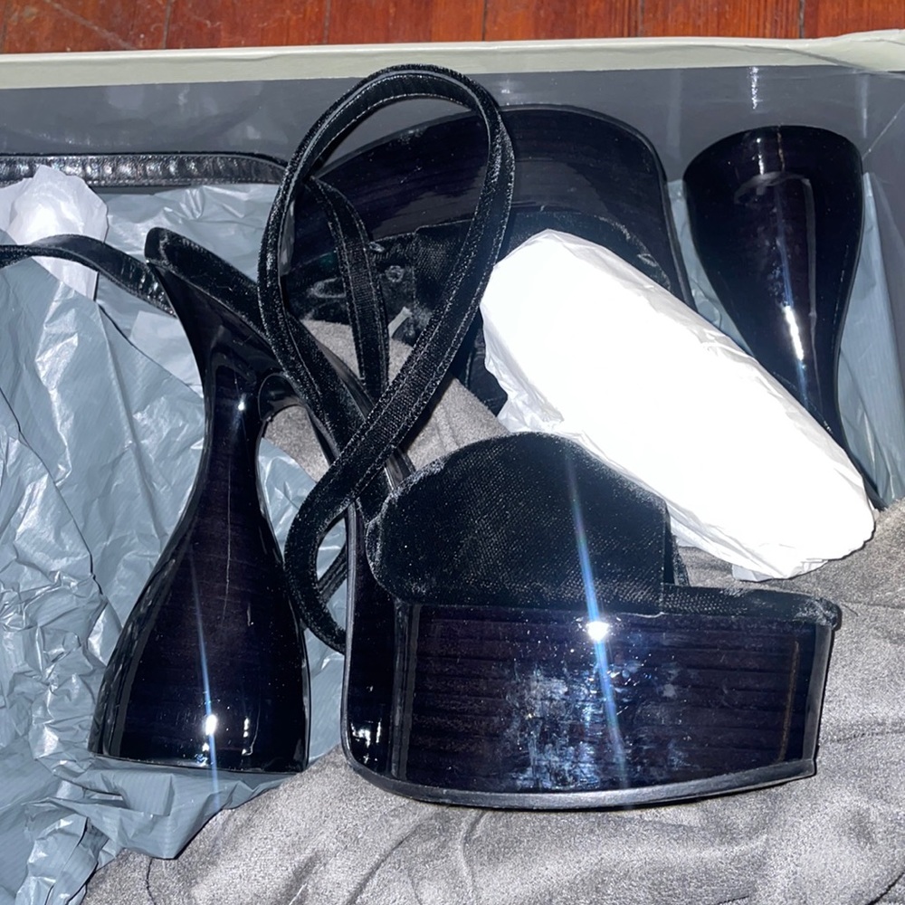 Woman’s TomFord heels